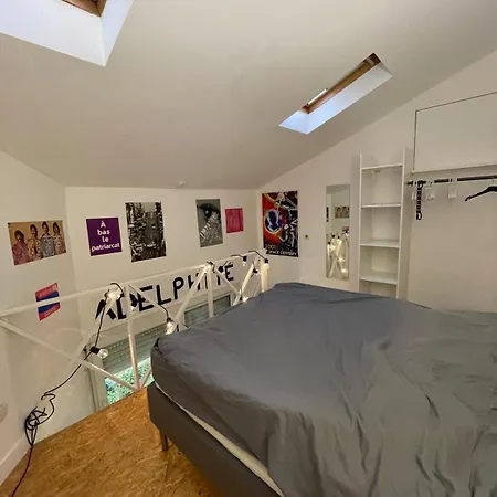 Maisonnette En Duplex 25 M2, Porte De Paris *