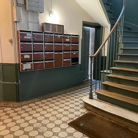 Maisonnette En Duplex 25 M2, Porte De Paris Apartment *